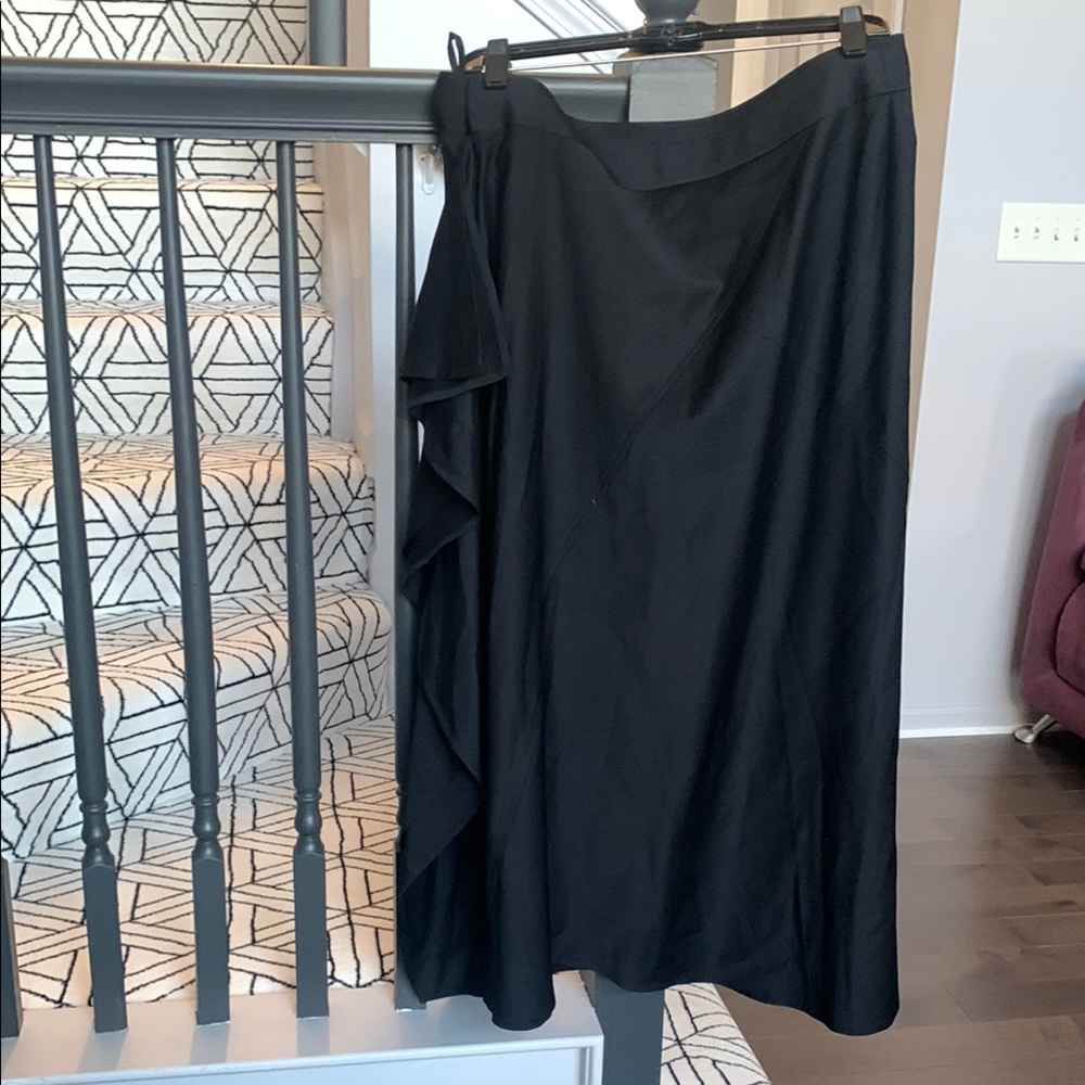Chic Black  Skirt with raffles on one side